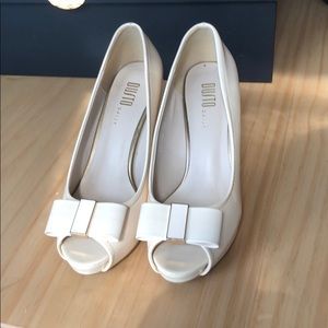 High heeled open-mouth